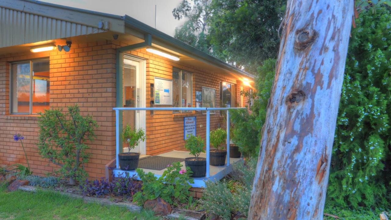 Cobar Caravan Park Ngoại thất bức ảnh